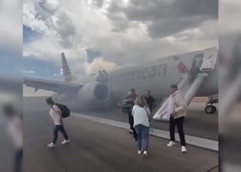 Reportan incidente con avión de American Airlines tras aterrizaje en Denver